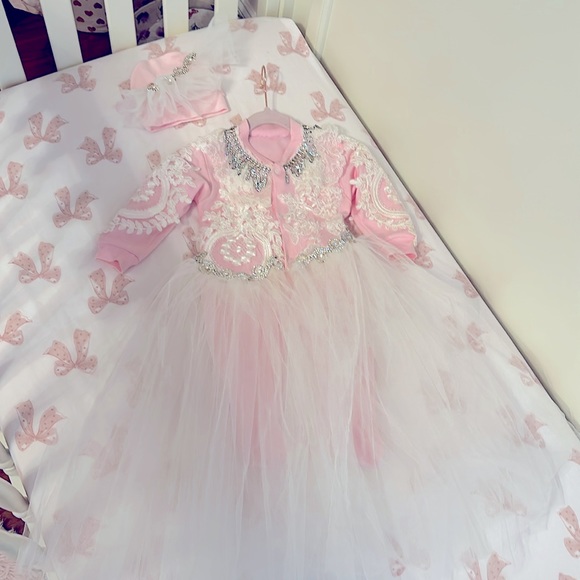 Rhinestone lace Baby Romper size3-6 months - Picture 3 of 4